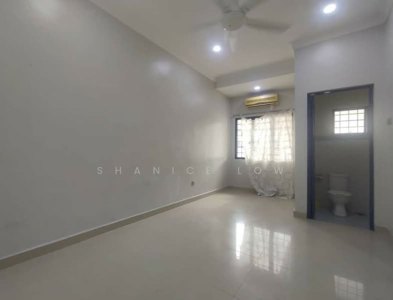 2.5-storey Terraced House for Sale in Bandar Puteri Puchong (Puchong) - Shanice Low - Bathroom - PropertyGuru.com.my