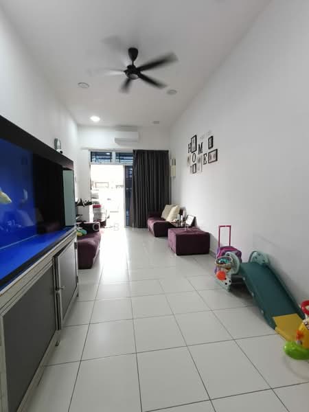 1-storey Terraced House for Sale in Bandar Putra (Kulai) - Robin Teo - Living Room - PropertyGuru.com.my