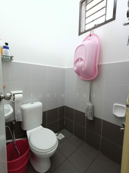 1-storey Terraced House for Sale in Bandar Putra (Kulai) - Robin Teo - Bathroom - PropertyGuru.com.my