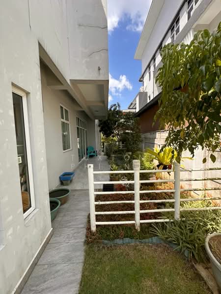 Semi-Detached House for Sale in Skudai (Johor) - Tuxton Phiong - Exterior - PropertyGuru.com.my