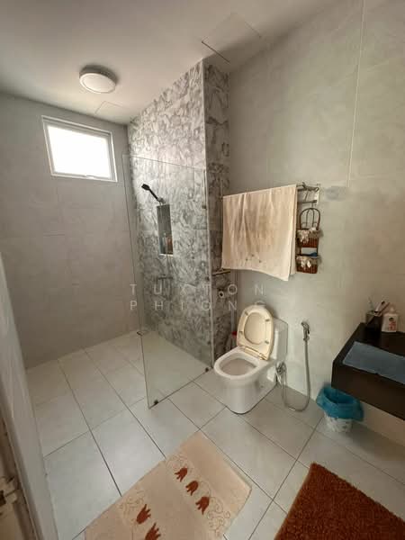 Semi-Detached House for Sale in Skudai (Johor) - Tuxton Phiong - Bathroom - PropertyGuru.com.my