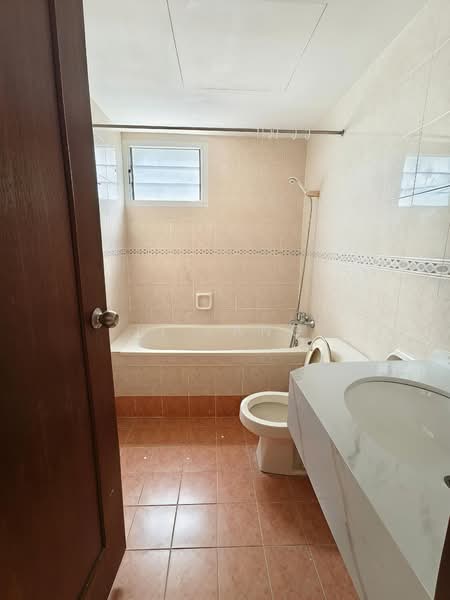 Condominium for Sale at Gurney Park Condominium - Li Fang - Bathroom - PropertyGuru.com.my