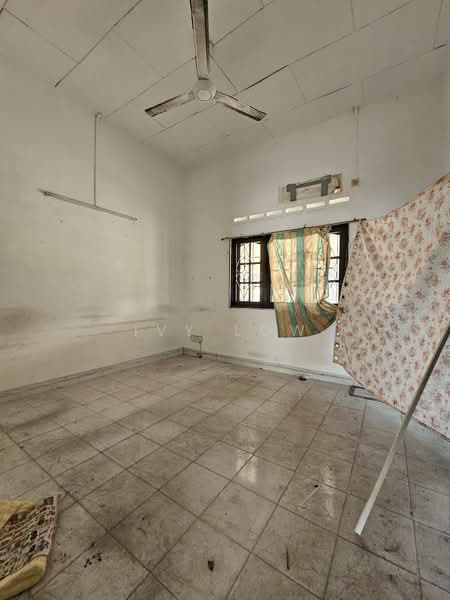Commercial Bungalow for Rent in Taman Kebun Teh (Johor Bahru) - Ivy Low - Interior - PropertyGuru.com.my