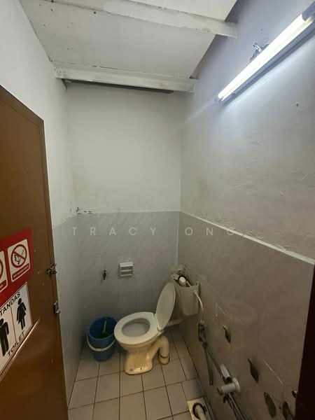 Shop for Sale in Taman Bintang Utama (Senai) - Tracy Ong - Bathroom - PropertyGuru.com.my