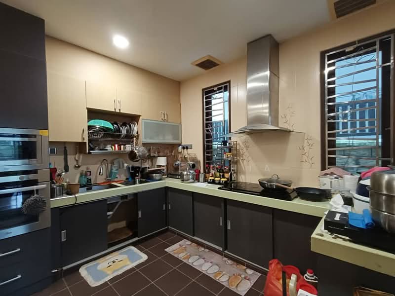 Cluster House for Sale in Austin Heights (Tebrau) - Elise Chia - Kitchen - PropertyGuru.com.my