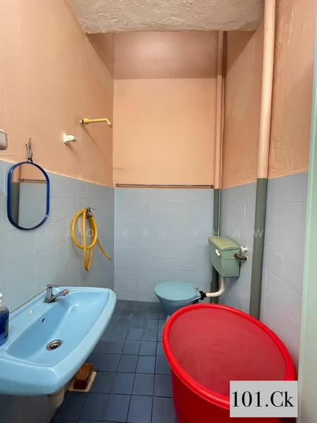 Taman Klang Utama untuk Untuk Disewa - RM 1,200 /bulan, Mac 2026 - Bathroom - PropertyGuru.com.my