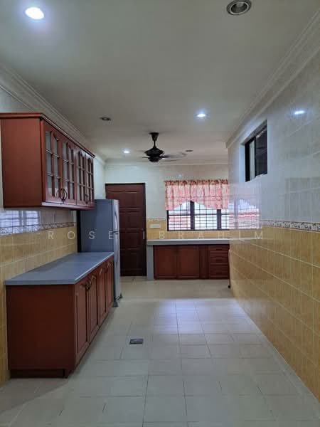 2-storey Terraced House for Sale in Bandar Kinrara (Selangor) - Rose Ibrahim - Kitchen - PropertyGuru.com.my