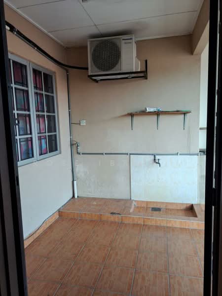 2-storey Terraced House for Sale in Bandar Kinrara (Selangor) - Rose Ibrahim - Balcony - PropertyGuru.com.my