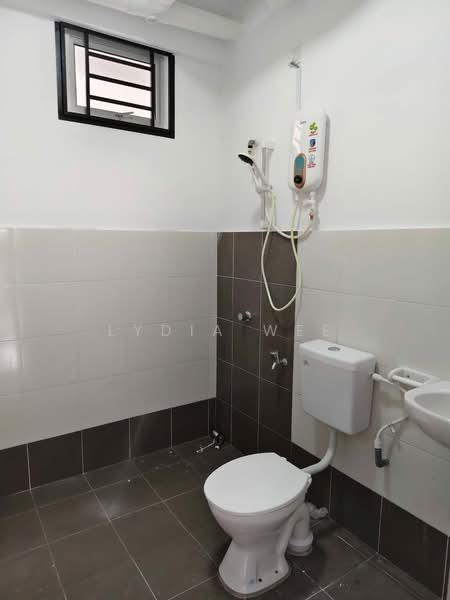 Apartment for Rent at Pangsapuri Pulai Mutiara - Lydia Wee - Bathroom - PropertyGuru.com.my