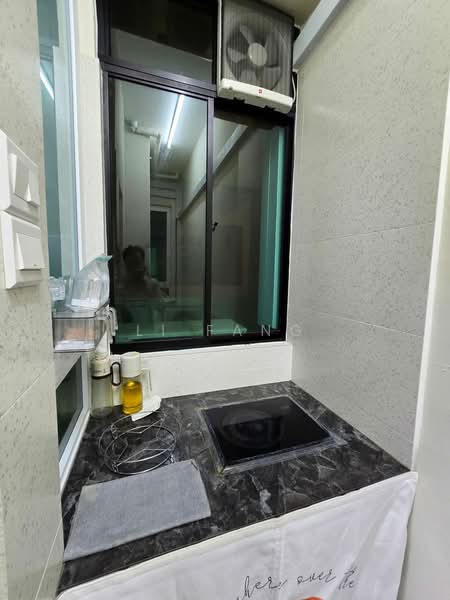 Starhill Luxury Residence untuk Untuk Disewa - RM 2,000 /bulan, Mac 2026 - Kitchen - PropertyGuru.com.my