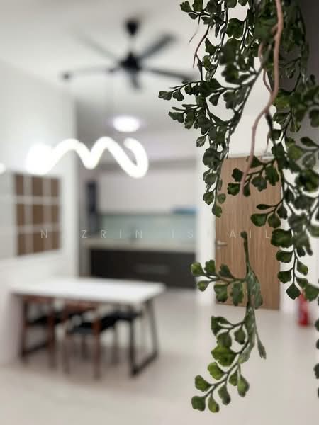 Service Residence for Sale at Alira @ Metropark Subang - Nazrin Ismail - Dining Room - PropertyGuru.com.my