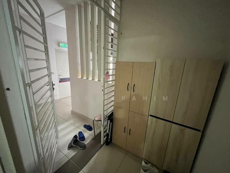 Condominium for Sale at Lake Vista Residence (Tasik Vista Residen) - Azli Ibrahim - Entrance - PropertyGuru.com.my