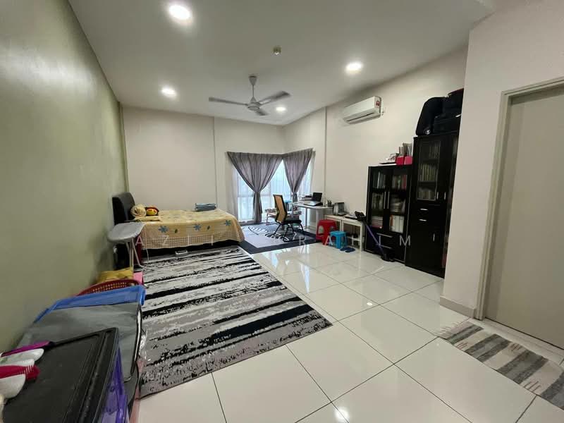 Condominium for Sale at Lake Vista Residence (Tasik Vista Residen) - Azli Ibrahim - Bedroom - PropertyGuru.com.my