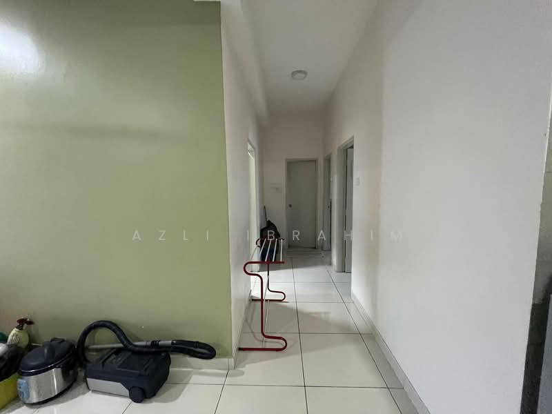 Condominium for Sale at Lake Vista Residence (Tasik Vista Residen) - Azli Ibrahim - Corridor - PropertyGuru.com.my