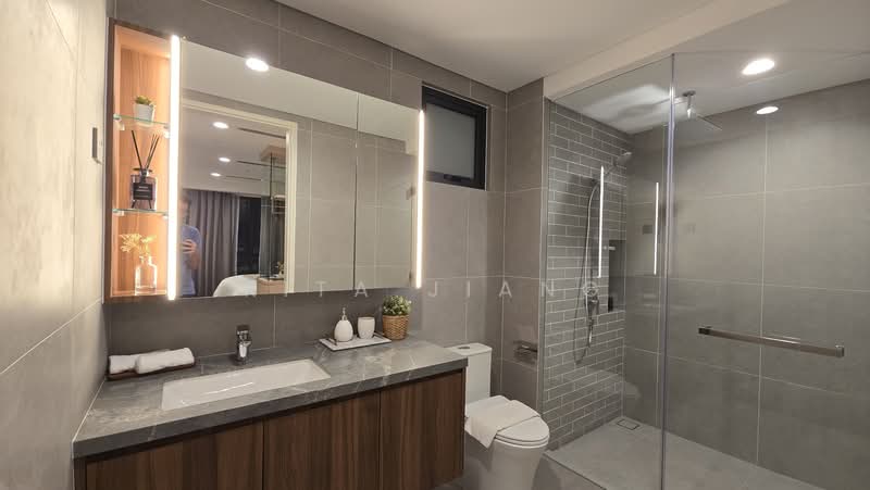 Times Square 2 untuk Untuk Dijual - RM 1,808,000, Mac 2026 - Bathroom - PropertyGuru.com.my