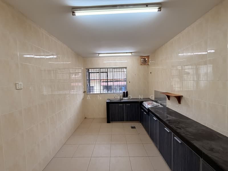 Townhouse for Sale in Templer Suasana (Rawang) - Sean Yong - Kitchen - PropertyGuru.com.my