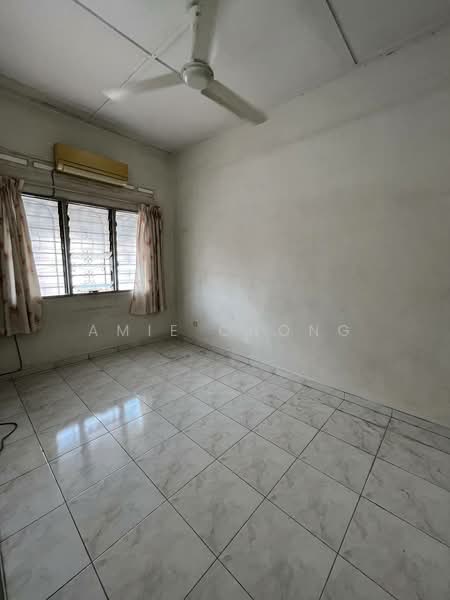 Pasir Puteh Double Storey Corner House For Sale untuk Untuk Dijual - RM 450,000, Mac 2026 - Interior - PropertyGuru.com.my