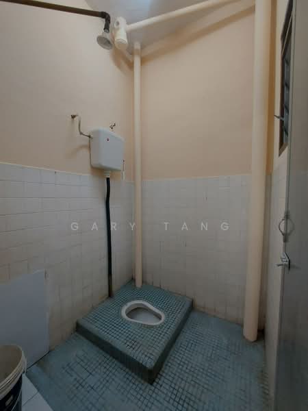 Taman Pengkalan Barat untuk Untuk Dijual - RM 215,000, Mac 2026 - Bathroom - PropertyGuru.com.my