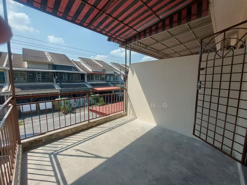 Taman Pengkalan Barat untuk Untuk Dijual - RM 215,000, Mac 2026 - Balcony - PropertyGuru.com.my