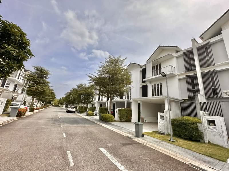 Emerald Bay @ Puteri Harbour untuk Untuk Dijual - RM 4,000,000, Mac 2026 - Exterior - PropertyGuru.com.my