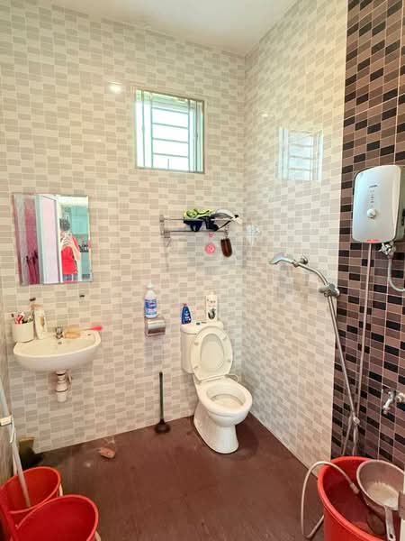 Semi-Detached House for Sale in Taman Nusa Bestari (Iskandar Puteri (Nusajaya)) - Karine Sior - Bathroom - PropertyGuru.com.my