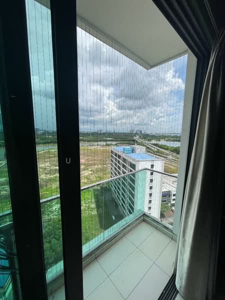 Crescent Bay Suites (Teluk Bayu) untuk Untuk Dijual - RM 430,000, Mac 2026 - Balcony - PropertyGuru.com.my