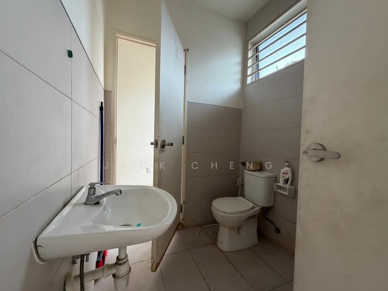 2-storey Terraced House for Sale in Bandar Country Homes (Rawang) - Jack Cheng - Bathroom - PropertyGuru.com.my
