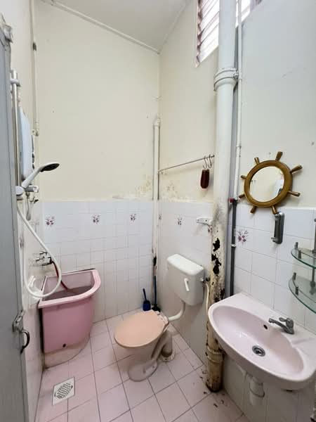 2-storey Terraced House for Sale in Jalan Ipoh (Kuala Lumpur) - Kim Meng Lew - Bathroom - PropertyGuru.com.my