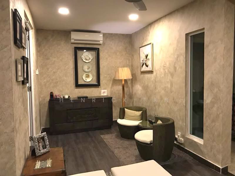 2.5-storey Terraced House for Sale in Sungai Buloh (Selangor) - Henrick Tan - Living Room - PropertyGuru.com.my