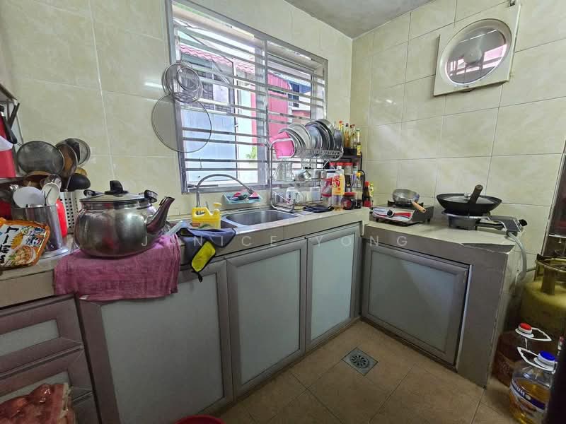 1-storey Terraced House for Rent in Bandar Putra (Kulai) - Janice Yong - Kitchen - PropertyGuru.com.my