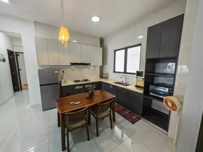 Royal Strand @ Country Garden Danga Bay untuk Untuk Disewa - RM 3,000 /bulan, Mac 2026 - Kitchen - PropertyGuru.com.my