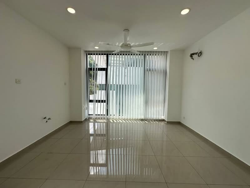 Beverly Heights untuk Untuk Disewa - RM 7,000 /bulan, Mac 2026 - Living Room - PropertyGuru.com.my