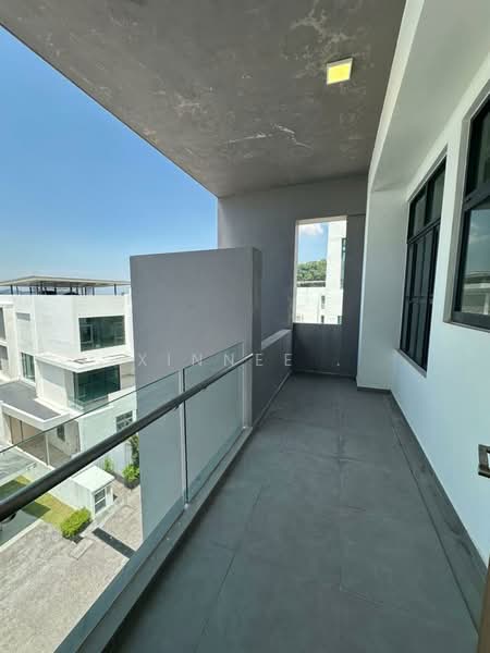 Beverly Heights untuk Untuk Disewa - RM 7,000 /bulan, Mac 2026 - Balcony - PropertyGuru.com.my