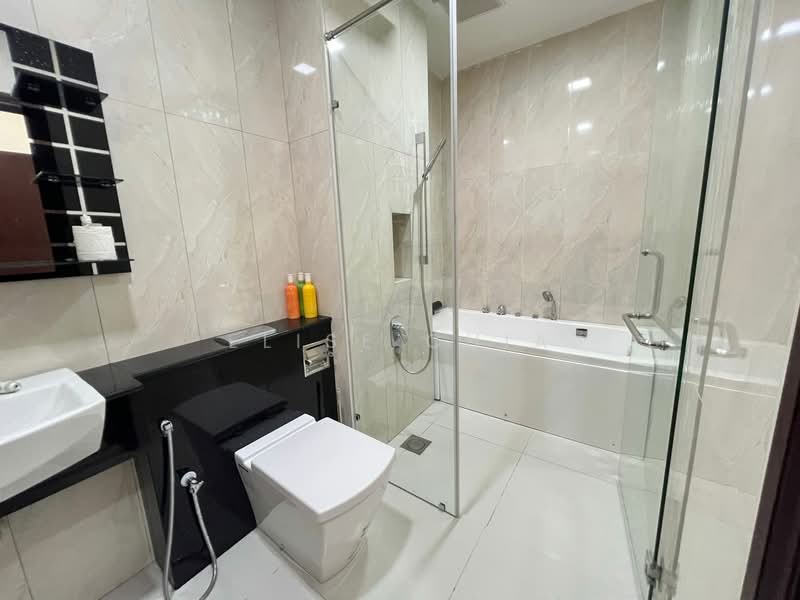 Service Residence for Rent at Paragon Suites @ CIQ - Elise Chia - Bathroom - PropertyGuru.com.my