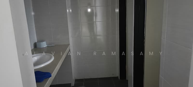 Shop / Office for Rent in Taman Sri Muda (Shah Alam) - Alavian Ramasamy - Bathroom - PropertyGuru.com.my