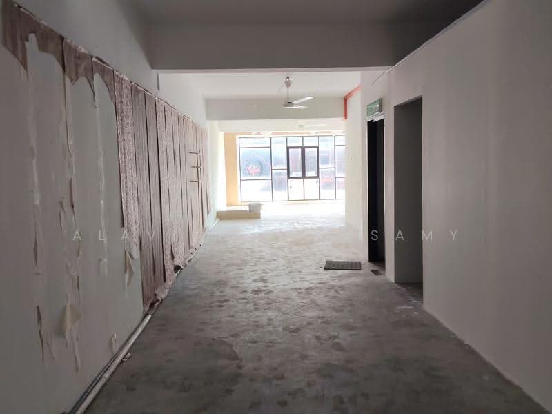 Shop / Office untuk Disewa di Taman Sri Muda (Shah Alam) - Alavian Ramasamy - Corridor - PropertyGuru.com.my