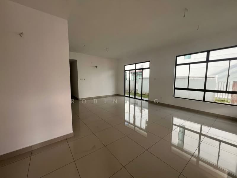 Cluster House for Sale in Bandar Putra (Kulai) - Robin Teo - Living Room - PropertyGuru.com.my