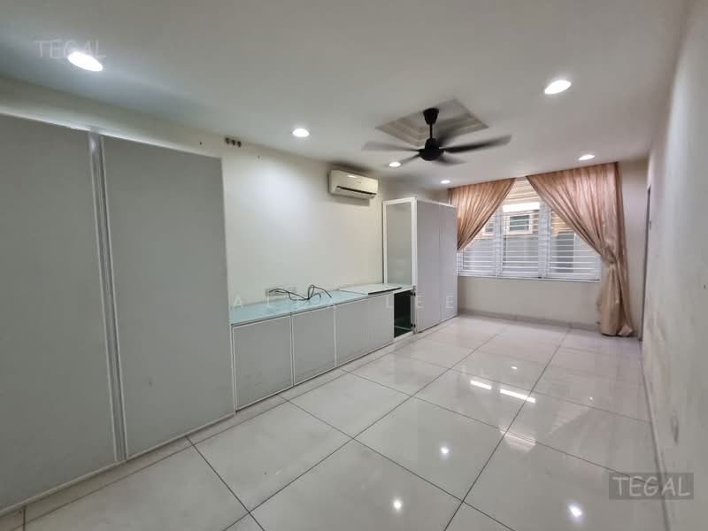 Bukit Tinggi Klang untuk Untuk Dijual - RM 2,388,000, Mac 2026 - Living Room - PropertyGuru.com.my