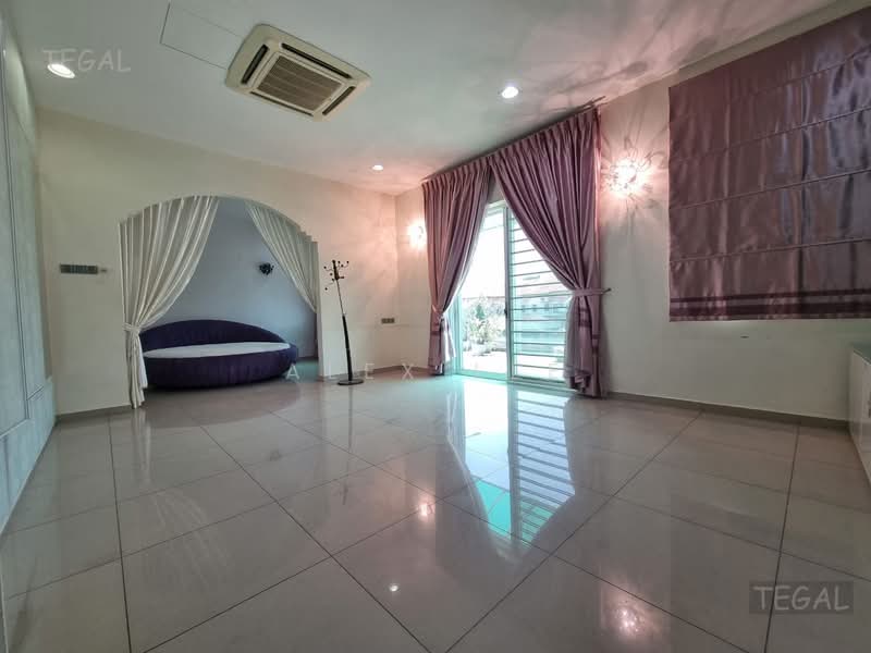 Bukit Tinggi Klang untuk Untuk Dijual - RM 2,388,000, Mac 2026 - Living Room - PropertyGuru.com.my