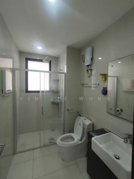 Amberside @ Country Garden Danga Bay untuk Untuk Disewa - RM 2,500 /bulan, Mac 2026 - Bathroom - PropertyGuru.com.my
