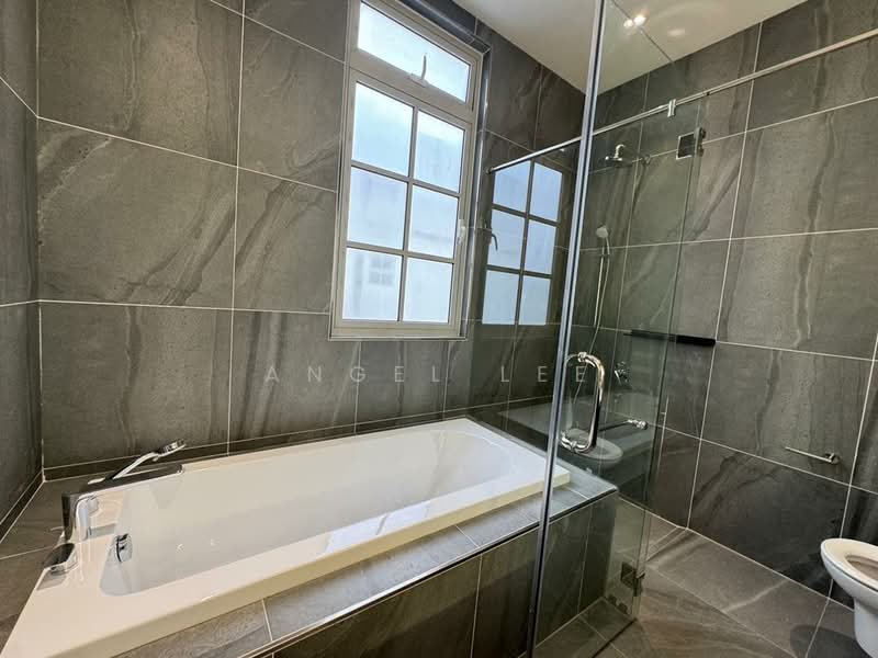 Semi-Detached House for Sale in Taman Ekoflora (Johor Bahru) - Angel Lee - Bathroom - PropertyGuru.com.my