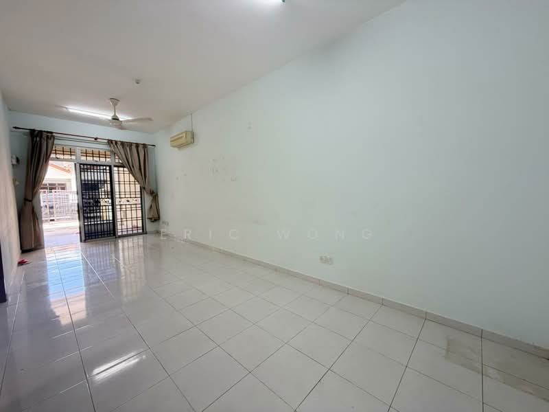 Mount Austin JP Perdana untuk Untuk Dijual - RM 558,000, Mac 2026 - Living Room - PropertyGuru.com.my