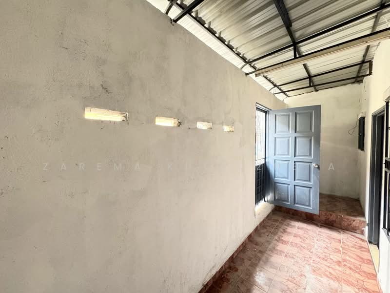 Terraced House for Sale in Klang (Selangor) - Zarema Kulbuzheva - Entrance - PropertyGuru.com.my