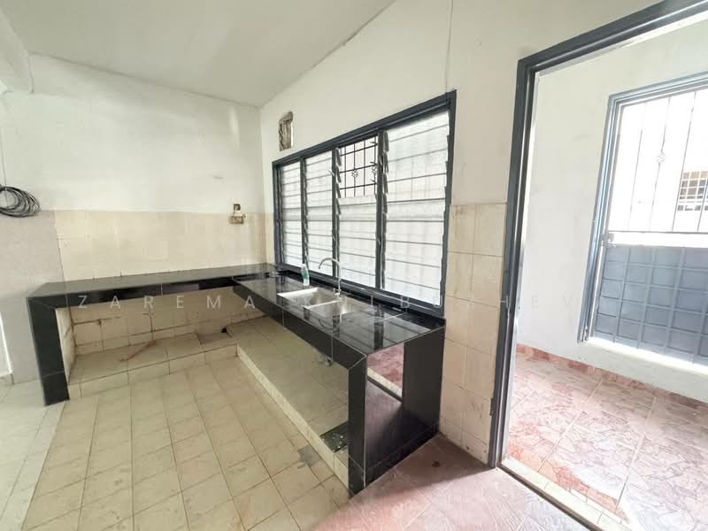 Terraced House for Sale in Klang (Selangor) - Zarema Kulbuzheva - Kitchen - PropertyGuru.com.my