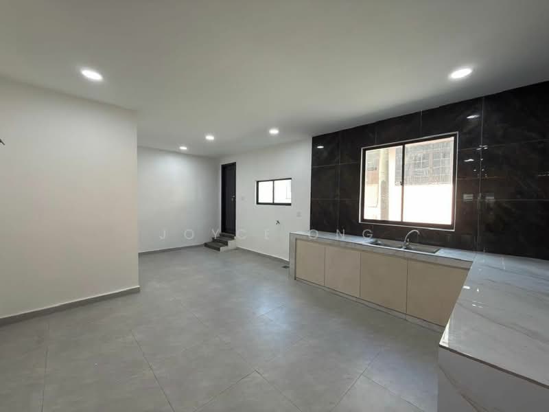 Taman Molek untuk Untuk Dijual - RM 648,000, Mac 2026 - Kitchen - PropertyGuru.com.my