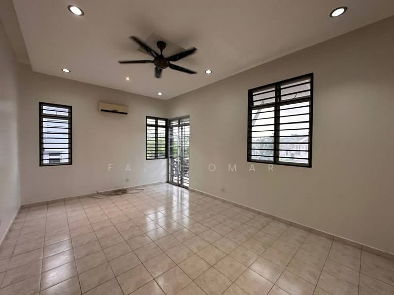 Semi-Detached House for Sale in Bandar Seri Putra (Bangi) - Fazri Omar - Living Room - PropertyGuru.com.my