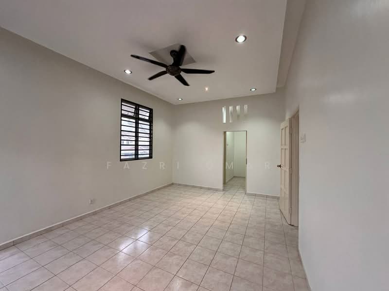 Semi-Detached House for Sale in Bandar Seri Putra (Bangi) - Fazri Omar - Living Room - PropertyGuru.com.my
