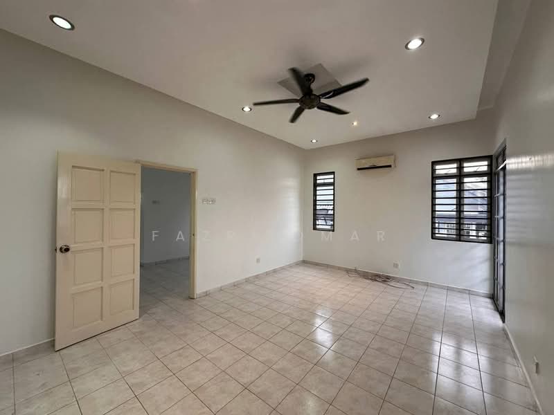 Semi-Detached House for Sale in Bandar Seri Putra (Bangi) - Fazri Omar - Living Room - PropertyGuru.com.my