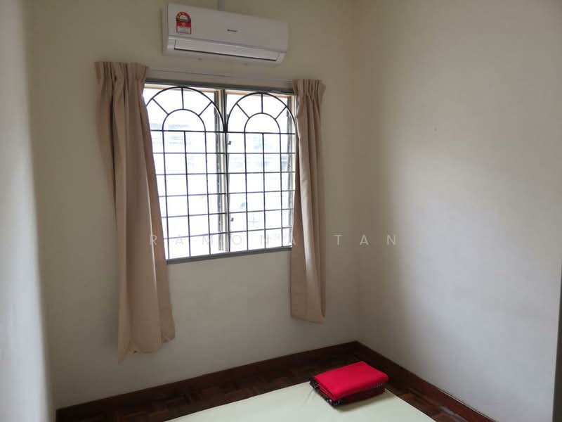 Taman Batu Berendam Putra untuk Untuk Dijual - RM 380,000, Mac 2026 - Bedroom - PropertyGuru.com.my