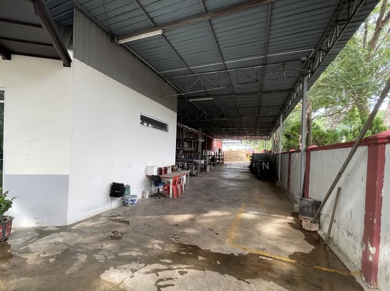 Detached Factory for Rent in Kawasan Perindustrian Ayer Keroh (Ayer Keroh) - Jaffe Then - Exterior - PropertyGuru.com.my
